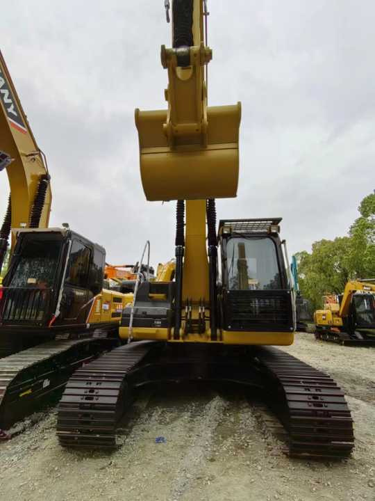 Used Digger CAT 323D2L Construction Machinery Construction Digger Used CAT 323D2L Cheap Excavator - حفار زحاف: صورة 3 Used Digger CAT 323D2L Construction Machinery Construction Digger Used CAT 323D2L Cheap Excavator - حفار زحاف: صورة 3