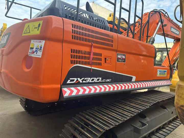 Used Digger DOOSAN DX300 Construction Machinery Construction Digger Used DOOSAN DX300 Cheap Excavator - حفار زحاف: صورة 5 Used Digger DOOSAN DX300 Construction Machinery Construction Digger Used DOOSAN DX300 Cheap Excavator - حفار زحاف: صورة 5