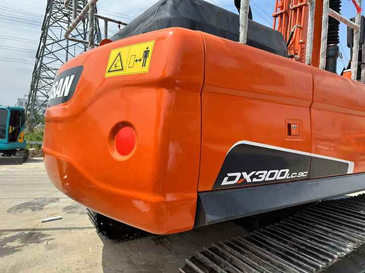 Used Digger DOOSAN DX300 Construction Machinery Construction Digger Used DOOSAN DX300 Cheap Excavator - حفار زحاف: صورة 5 Used Digger DOOSAN DX300 Construction Machinery Construction Digger Used DOOSAN DX300 Cheap Excavator - حفار زحاف: صورة 5