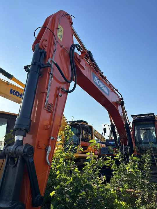 Used Digger DOOSAN DX300 Construction Machinery Construction Digger Used DOOSAN DX300 Cheap Excavator - حفار زحاف: صورة 5 Used Digger DOOSAN DX300 Construction Machinery Construction Digger Used DOOSAN DX300 Cheap Excavator - حفار زحاف: صورة 5