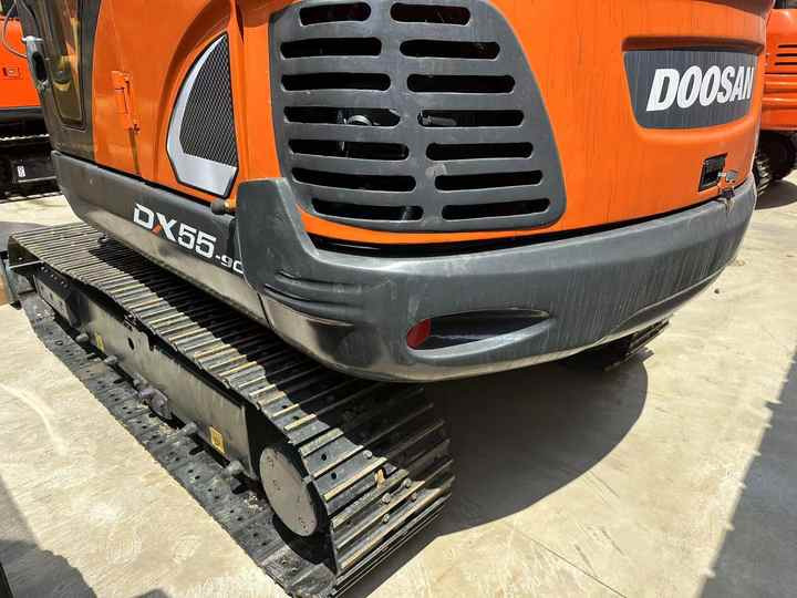 Used Digger DOOSAN DX55 Construction Machinery Construction Digger Used DOOSAN DX55 Cheap Excavator - حفار زحاف: صورة 2 Used Digger DOOSAN DX55 Construction Machinery Construction Digger Used DOOSAN DX55 Cheap Excavator - حفار زحاف: صورة 2