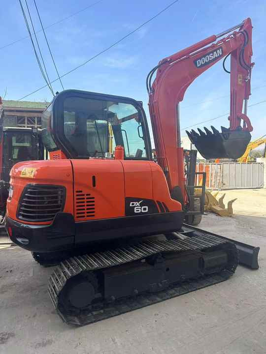 Used Digger DOOSAN DX60 Construction Machinery Construction Digger Used DOOSAN DX60 Cheap Excavator - حفار زحاف: صورة 4 Used Digger DOOSAN DX60 Construction Machinery Construction Digger Used DOOSAN DX60 Cheap Excavator - حفار زحاف: صورة 4