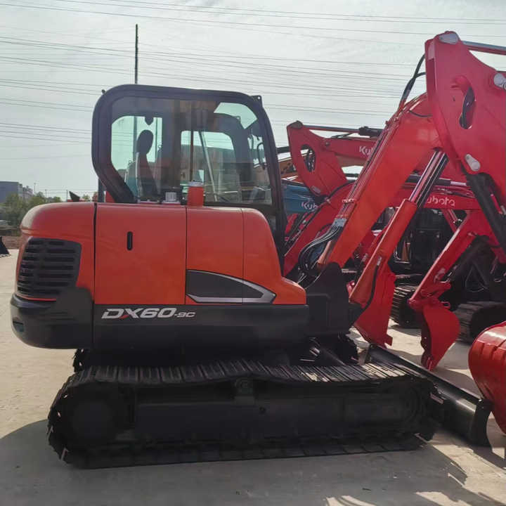 Used Digger DOOSAN DX60 Construction Machinery Construction Digger Used DOOSAN DX60 Cheap Excavator - حفار زحاف: صورة 1 Used Digger DOOSAN DX60 Construction Machinery Construction Digger Used DOOSAN DX60 Cheap Excavator - حفار زحاف: صورة 1