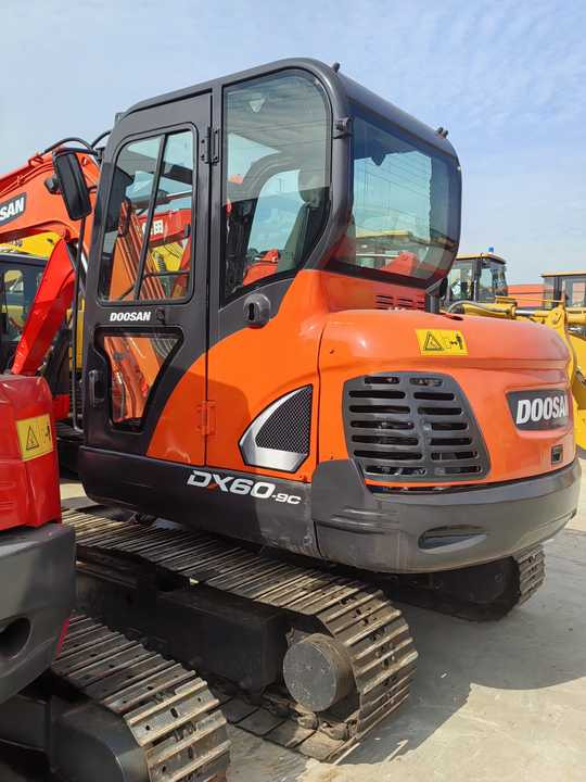 Used Digger DOOSAN DX60 Construction Machinery Construction Digger Used DOOSAN DX60 Cheap Excavator - حفار زحاف: صورة 2 Used Digger DOOSAN DX60 Construction Machinery Construction Digger Used DOOSAN DX60 Cheap Excavator - حفار زحاف: صورة 2