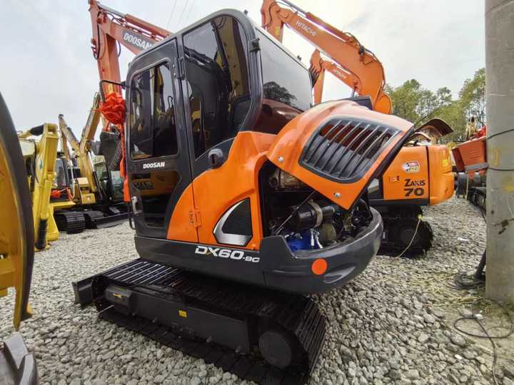 Used Digger DOOSAN DX60 Construction Machinery Construction Digger Used DOOSAN DX60 Cheap Excavator - حفار زحاف: صورة 5 Used Digger DOOSAN DX60 Construction Machinery Construction Digger Used DOOSAN DX60 Cheap Excavator - حفار زحاف: صورة 5