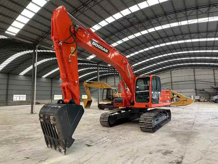 Used Digger Doosan DX225LC-9T Construction Machinery Construction Digger Used Doosan DX225LC-9T Cheap Excavator - حفار زحاف: صورة 2 Used Digger Doosan DX225LC-9T Construction Machinery Construction Digger Used Doosan DX225LC-9T Cheap Excavator - حفار زحاف: صورة 2