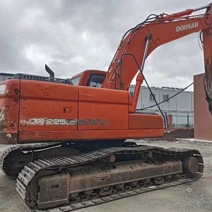 Used Digger Doosan DX225LC-9T Construction Machinery Construction Digger Used Doosan DX225LC-9T Cheap Excavator - حفار زحاف: صورة 1 Used Digger Doosan DX225LC-9T Construction Machinery Construction Digger Used Doosan DX225LC-9T Cheap Excavator - حفار زحاف: صورة 1