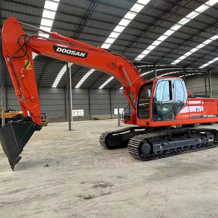 Used Digger Doosan DX225LC-9T Construction Machinery Construction Digger Used Doosan DX225LC-9T Cheap Excavator - حفار زحاف: صورة 1 Used Digger Doosan DX225LC-9T Construction Machinery Construction Digger Used Doosan DX225LC-9T Cheap Excavator - حفار زحاف: صورة 1