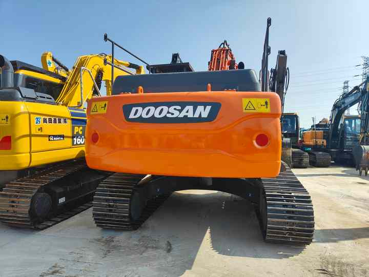 Used Doosan DX300LC-9C Excavator with Little Time Used in Excellent Condition Korea Brand Doosan 30 Tons Excavator for Sale - حفارة: صورة 3 Used Doosan DX300LC-9C Excavator with Little Time Used in Excellent Condition Korea Brand Doosan 30 Tons Excavator for Sale - حفارة: صورة 3