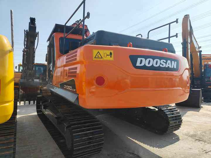 Used Doosan DX300LC-9C Excavator with Little Time Used in Excellent Condition Korea Brand Doosan 30 Tons Excavator for Sale - حفارة: صورة 5 Used Doosan DX300LC-9C Excavator with Little Time Used in Excellent Condition Korea Brand Doosan 30 Tons Excavator for Sale - حفارة: صورة 5