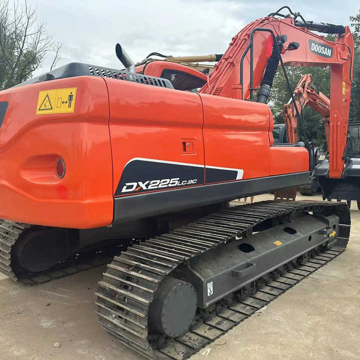 Used Excavator Doosan DX225LC-9 Excavators Mini Equipment Earth Moving Machinery Doosan Digger Excavator for Sale - حفارة: صورة 1 Used Excavator Doosan DX225LC-9 Excavators Mini Equipment Earth Moving Machinery Doosan Digger Excavator for Sale - حفارة: صورة 1