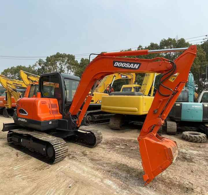 Used Excavator Doosan DX60-9 Excavators Mini Equipment Earth Moving Machinery Doosan Digger Excavator for Sale - حفارة: صورة 3 Used Excavator Doosan DX60-9 Excavators Mini Equipment Earth Moving Machinery Doosan Digger Excavator for Sale - حفارة: صورة 3