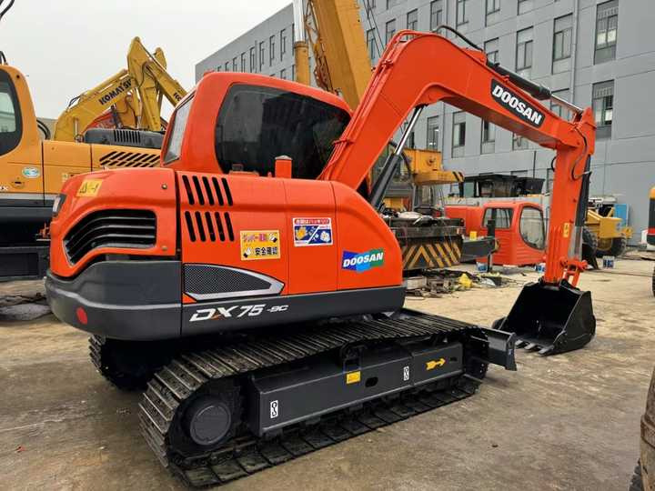 Used Excavator Doosan DX70 75 Excavator Second Hand Digger Used Machinery 7 Ton Used Hydraulic Crawler Excavator - حفارة: صورة 3 Used Excavator Doosan DX70 75 Excavator Second Hand Digger Used Machinery 7 Ton Used Hydraulic Crawler Excavator - حفارة: صورة 3