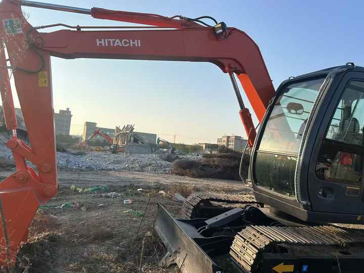 Used HITACHI ZX70 Model Mini Excavator Second Hand Machine Popular Brand Japan Hitachi Hydraulic Machinery - حفارة: صورة 2 Used HITACHI ZX70 Model Mini Excavator Second Hand Machine Popular Brand Japan Hitachi Hydraulic Machinery - حفارة: صورة 2