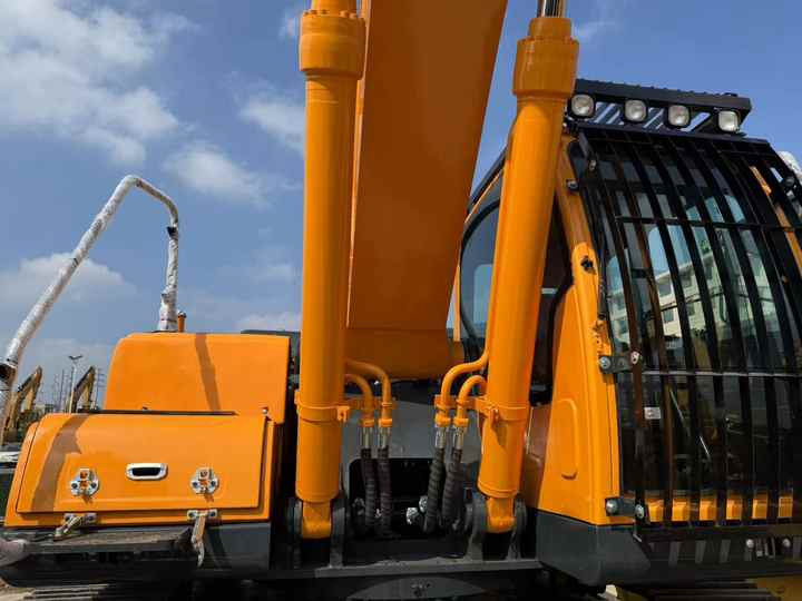Used HYUNDAI305lc-9c Hydraulic Excavator with Excellent Performance hyundai Running Working Condition Low Price for Sale - حفارة: صورة 2 Used HYUNDAI305lc-9c Hydraulic Excavator with Excellent Performance hyundai Running Working Condition Low Price for Sale - حفارة: صورة 2