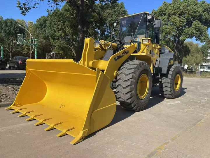 Used Komatsu WA320-5 Wheel Loader for Sale | Reliable Secondhand Construction Equipment with Export Support - اللودر بعجل: صورة 3 Used Komatsu WA320-5 Wheel Loader for Sale | Reliable Secondhand Construction Equipment with Export Support - اللودر بعجل: صورة 3