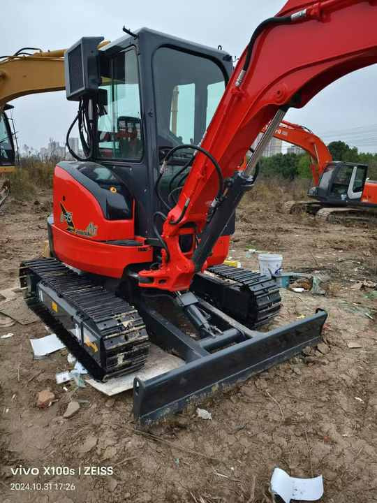 Used Kubota U35 New Model Mini Excavator Second Hand Machine Popular Brand Japan Kubota Hydraulic Machinery - حفار زحاف: صورة 4 Used Kubota U35 New Model Mini Excavator Second Hand Machine Popular Brand Japan Kubota Hydraulic Machinery - حفار زحاف: صورة 4