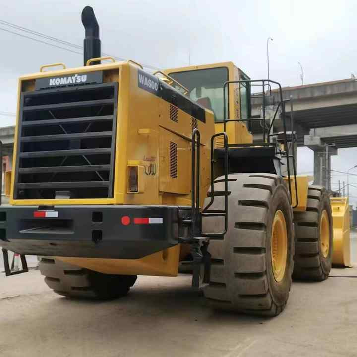 Used Wheel Loader Komatsu WA600-3 Good Working Condition High Quality Nice Price Original Japan Machine - اللودر بعجل: صورة 1 Used Wheel Loader Komatsu WA600-3 Good Working Condition High Quality Nice Price Original Japan Machine - اللودر بعجل: صورة 1