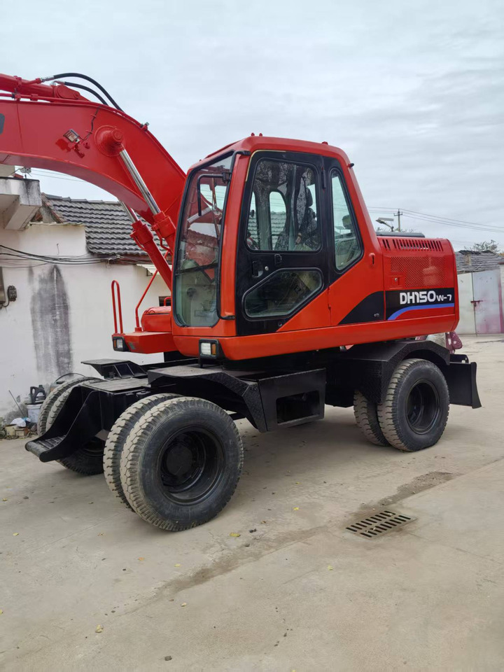 Doosan Used DH150W-7 wheeled excavator for sale at a low price. - حفارة دولاب: صورة 1 Doosan Used DH150W-7 wheeled excavator for sale at a low price. - حفارة دولاب: صورة 1