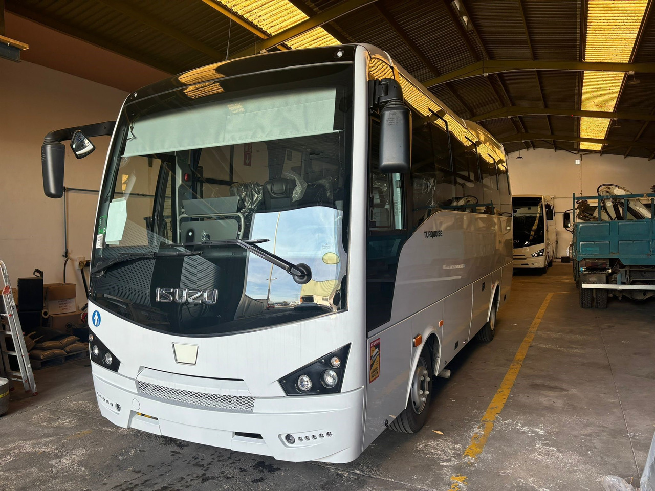 ISUZU TURQUOISE - مركبة كوتش: صورة 2 ISUZU TURQUOISE - مركبة كوتش: صورة 2