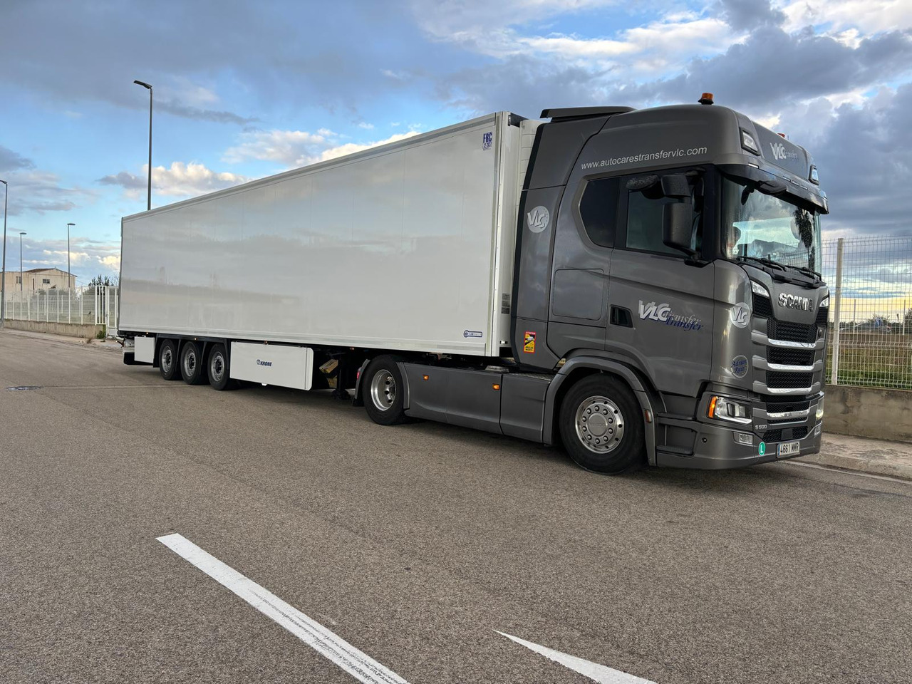 SCANIA S500 - شاحنة الفريزر: صورة 1 SCANIA S500 - شاحنة الفريزر: صورة 1