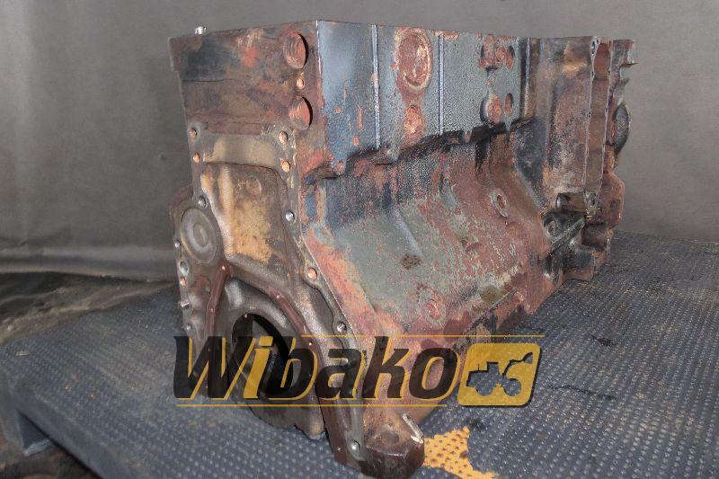 Crankcase for engine Komatsu SA6D114E-2 3968602 - علبة المرافق - آلات البناء: صورة 1 Crankcase for engine Komatsu SA6D114E-2 3968602 - علبة المرافق - آلات البناء: صورة 1
