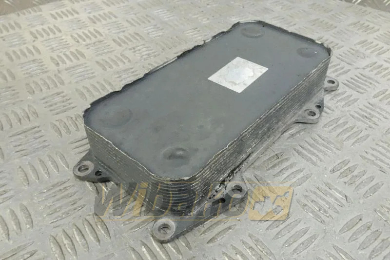 Deutz 04254426 - مبرد الزيت - آلات البناء: صورة 1 Deutz 04254426 - مبرد الزيت - آلات البناء: صورة 1
