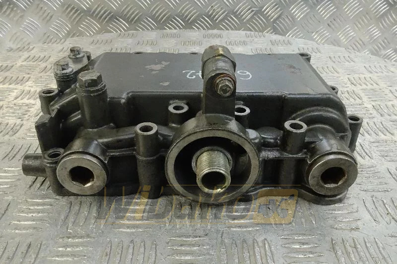 Deutz 04516135 - مبرد الزيت - آلات البناء: صورة 1 Deutz 04516135 - مبرد الزيت - آلات البناء: صورة 1