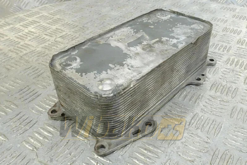 Deutz 04916917 - مبرد الزيت - آلات البناء: صورة 1 Deutz 04916917 - مبرد الزيت - آلات البناء: صورة 1