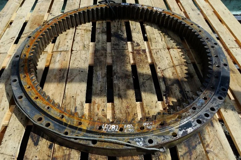 Komatsu PC340LC-7K - محمل الدوران - آلات البناء: صورة 1 Komatsu PC340LC-7K - محمل الدوران - آلات البناء: صورة 1