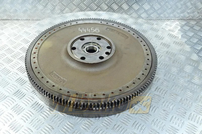 Komatsu SA6D125E-3 6151-31-4600/6151-31-4610 - دولاب الموازنة - آلات البناء: صورة 1 Komatsu SA6D125E-3 6151-31-4600/6151-31-4610 - دولاب الموازنة - آلات البناء: صورة 1