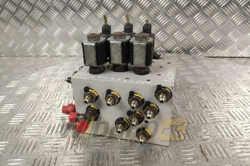 Parker 91217403 0304786281-001 - صمام هيدروليكي - آلات البناء: صورة 1 Parker 91217403 0304786281-001 - صمام هيدروليكي - آلات البناء: صورة 1