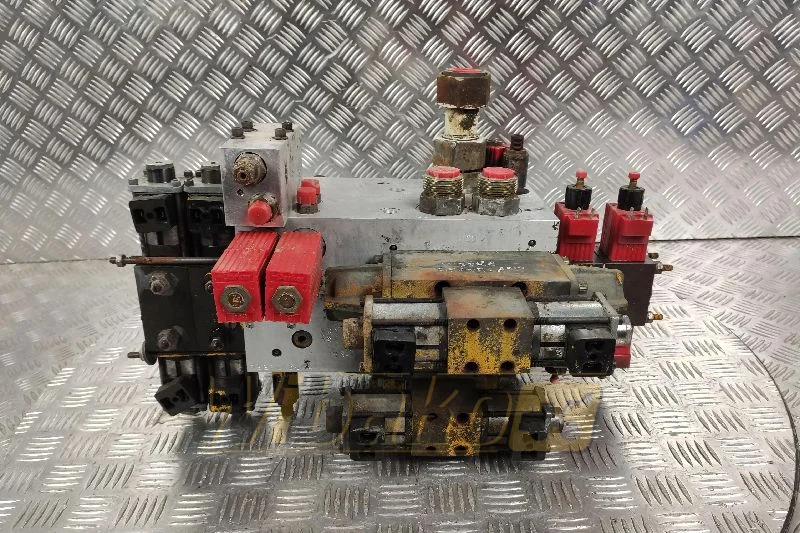 Parker HFC32521B 79260035 - صمام هيدروليكي - آلات البناء: صورة 1 Parker HFC32521B 79260035 - صمام هيدروليكي - آلات البناء: صورة 1