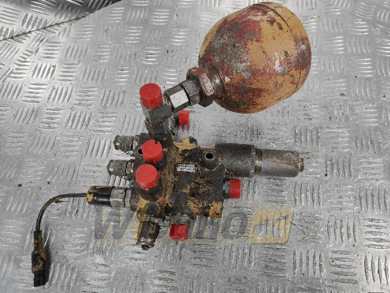 Wabco 4773970170 - صمام هيدروليكي - آلات البناء: صورة 1 Wabco 4773970170 - صمام هيدروليكي - آلات البناء: صورة 1