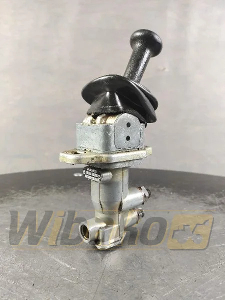 Wabco 9617221500 - صمام هيدروليكي - آلات البناء: صورة 1 Wabco 9617221500 - صمام هيدروليكي - آلات البناء: صورة 1