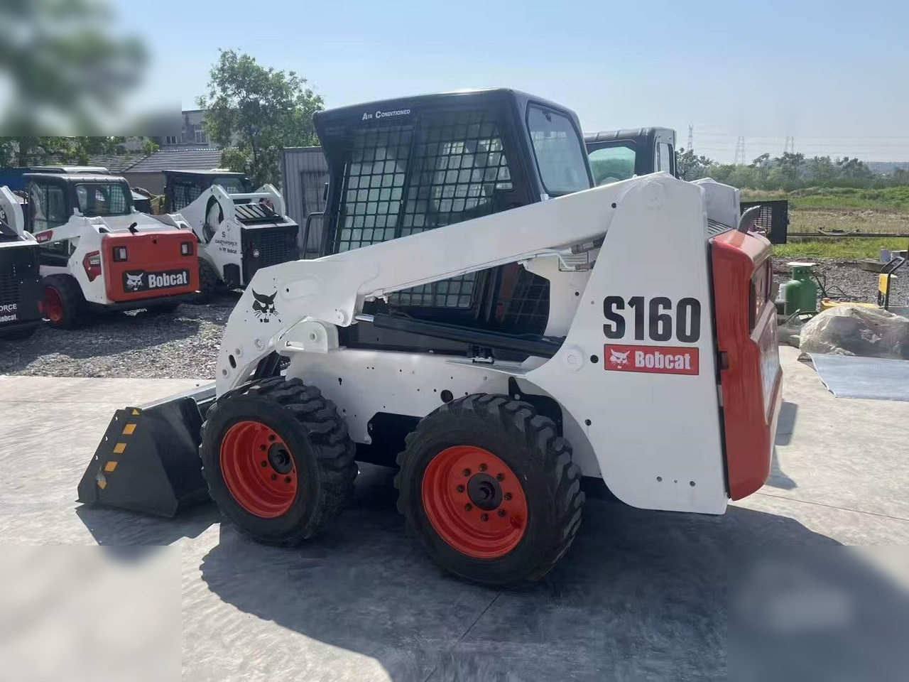 BOBCAT S160 - شيول صغير: صورة 1 BOBCAT S160 - شيول صغير: صورة 1