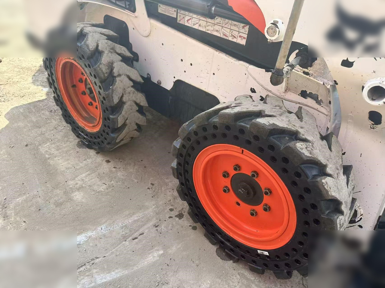 BOBCAT S550 - شيول صغير: صورة 3 BOBCAT S550 - شيول صغير: صورة 3