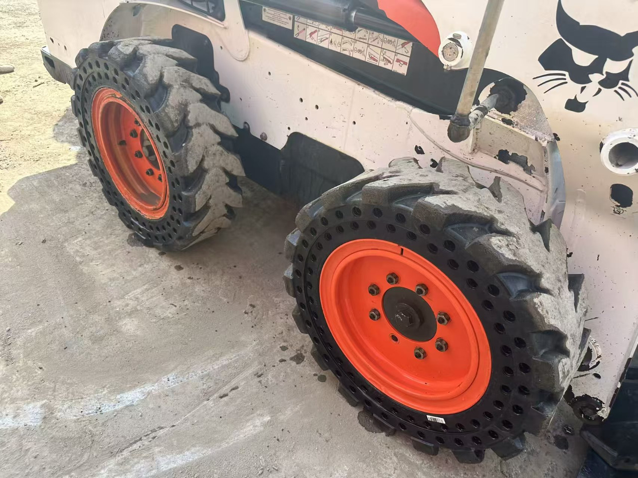 BOBCAT s550 - اللودر بعجل: صورة 3 BOBCAT s550 - اللودر بعجل: صورة 3