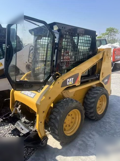 CATERPILLAR 226B3 - شيول صغير: صورة 1 CATERPILLAR 226B3 - شيول صغير: صورة 1