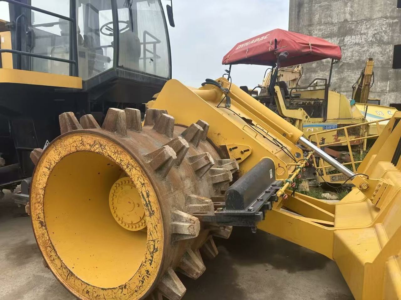 CATERPILLAR 6G - مدحلة ضاغطة: صورة 2 CATERPILLAR 6G - مدحلة ضاغطة: صورة 2