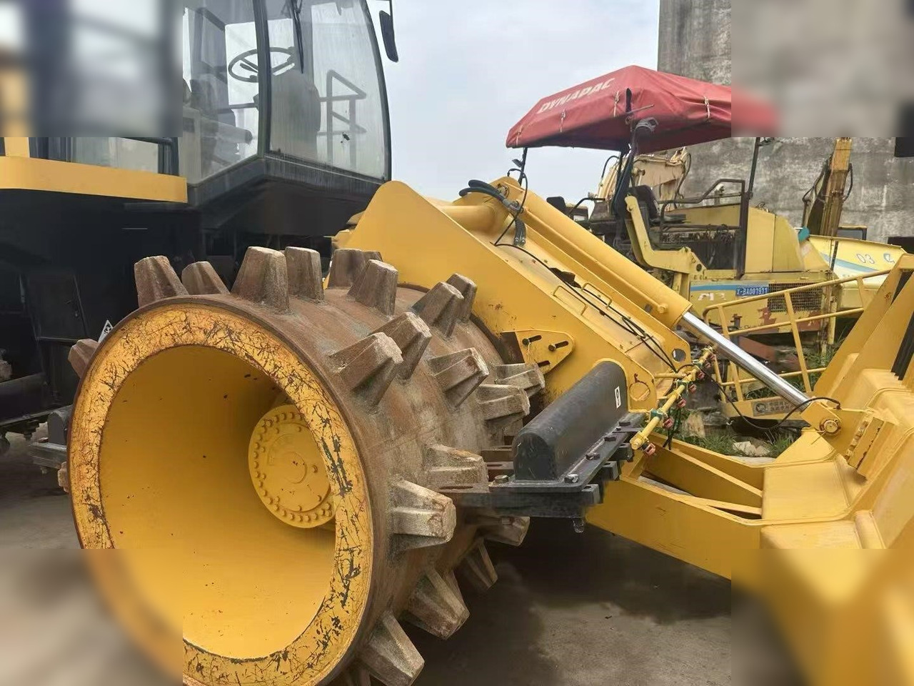 CATERPILLAR 816A - مدحلة ضاغطة: صورة 2 CATERPILLAR 816A - مدحلة ضاغطة: صورة 2