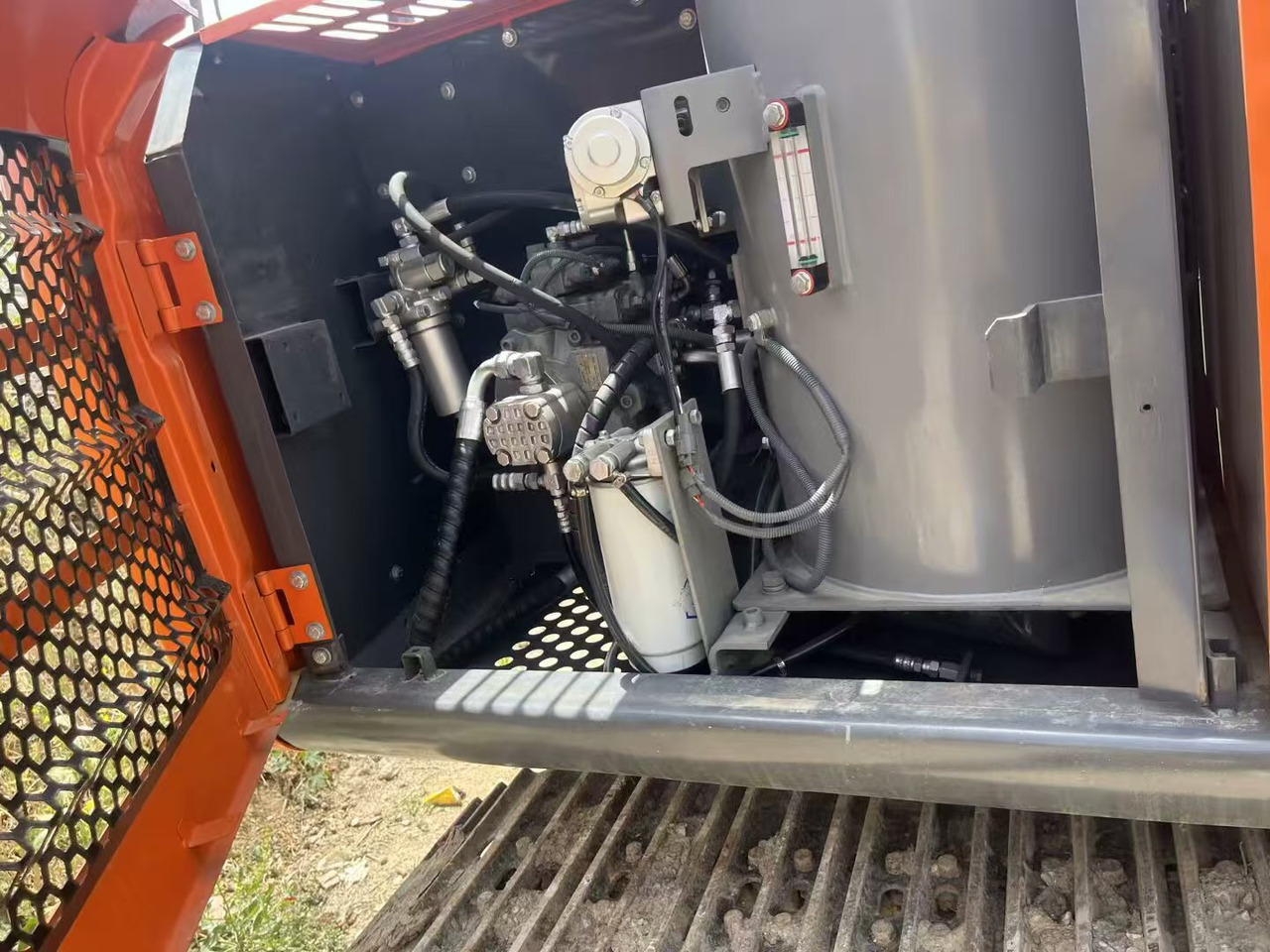 HITACHI ZX120 - حفار زحاف: صورة 2 HITACHI ZX120 - حفار زحاف: صورة 2