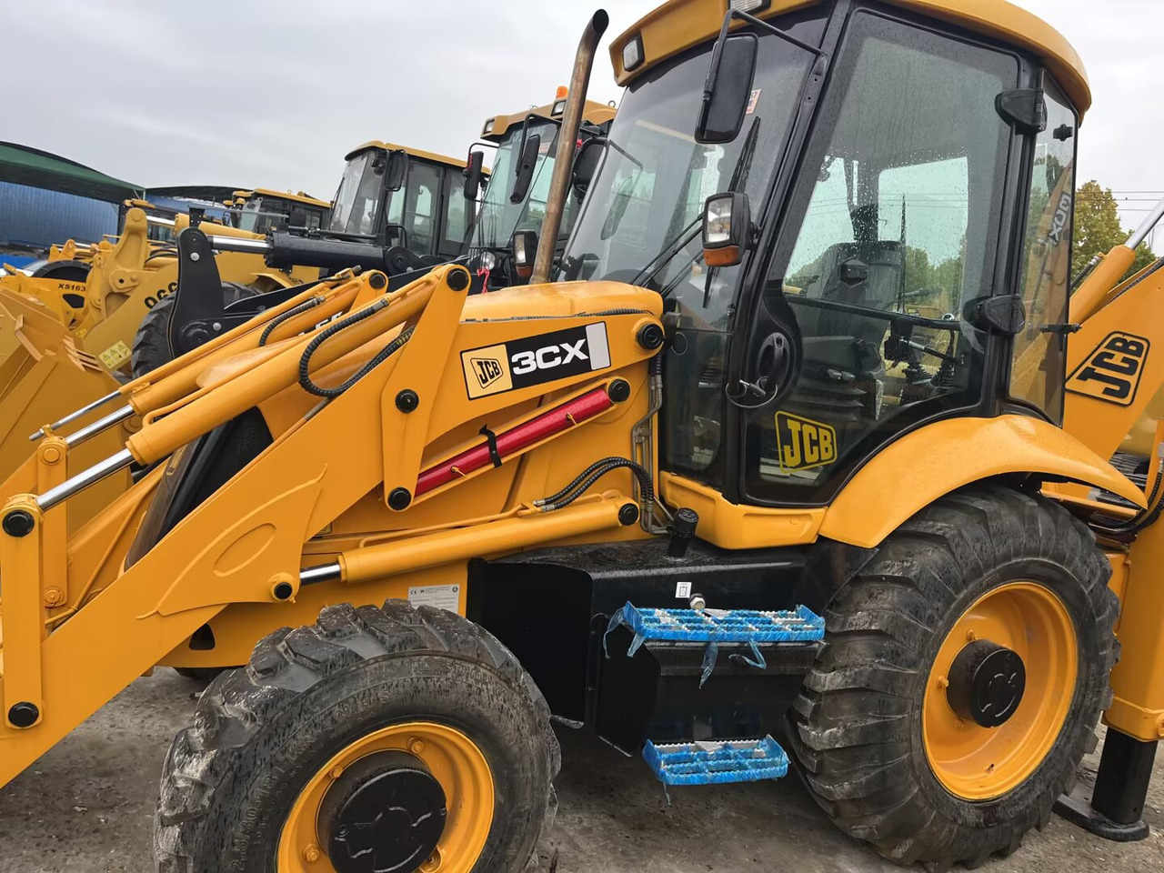 JCB - جرافة حفار: صورة 1 JCB - جرافة حفار: صورة 1