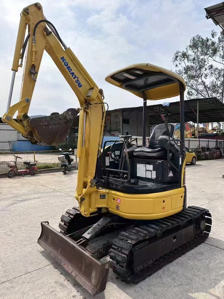 KOMATSU 2-ton - حفارة مُصَّغرة: صورة 3 KOMATSU 2-ton - حفارة مُصَّغرة: صورة 3