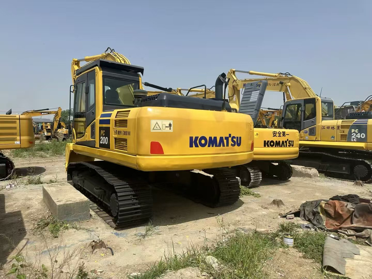 حفار زحاف KOMATSU 200-8: صورة 8
