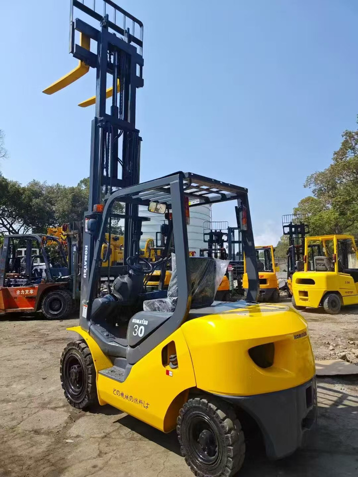KOMATSU 3-ton - الرأسي رفع الصاري: صورة 3 KOMATSU 3-ton - الرأسي رفع الصاري: صورة 3