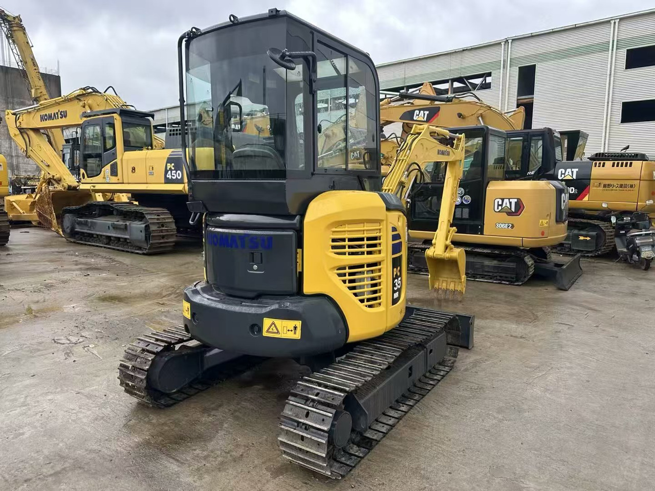 KOMATSU 35MR - حفارة مُصَّغرة: صورة 2 KOMATSU 35MR - حفارة مُصَّغرة: صورة 2