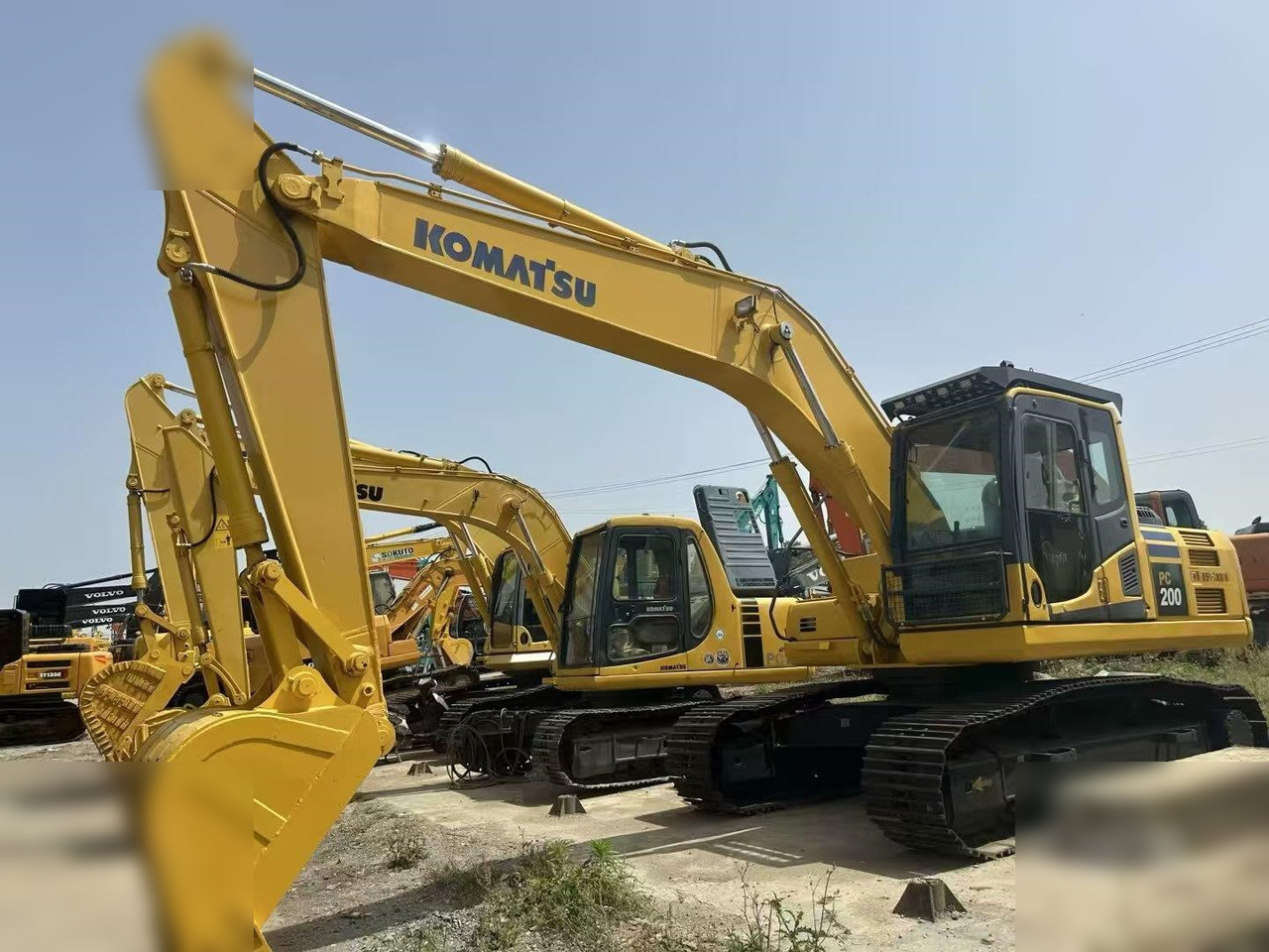 KOMATSU PC200-8 - حفار زحاف: صورة 1 KOMATSU PC200-8 - حفار زحاف: صورة 1
