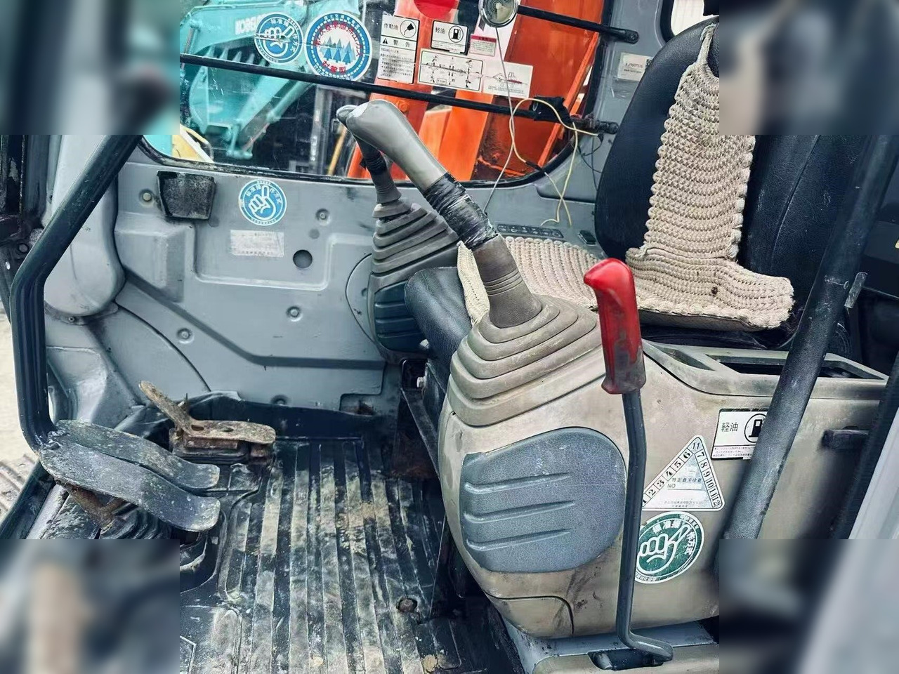 KOMATSU PC60 LC-5 - حفار زحاف: صورة 4 KOMATSU PC60 LC-5 - حفار زحاف: صورة 4