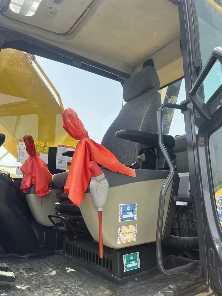 KOMATSU pc200 - حفار زحاف: صورة 5 KOMATSU pc200 - حفار زحاف: صورة 5